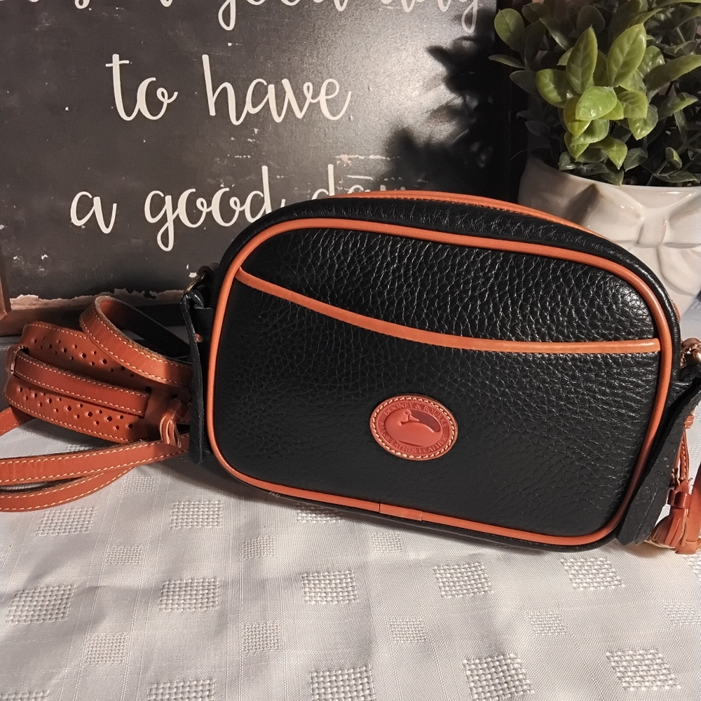 Dooney & Bourke all weather pebbled leather made in USA crossbody purse Vintage